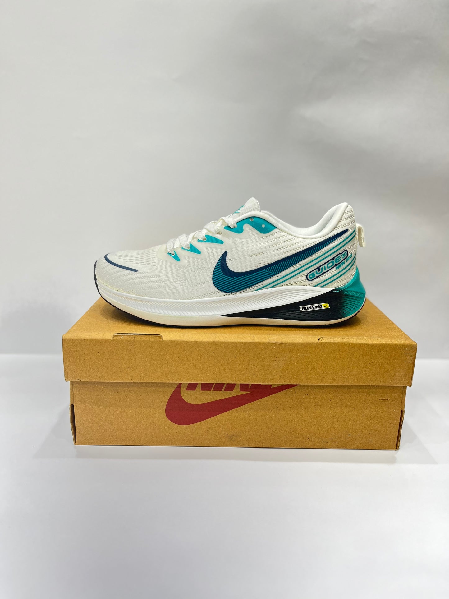 Nike guide 20 sneakers